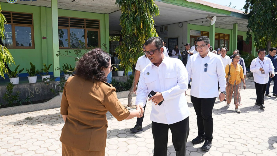 BGN Subulussalam Bersama BPOM dan PCO RI Tinjau Pelaksanaan MBG di Kupang